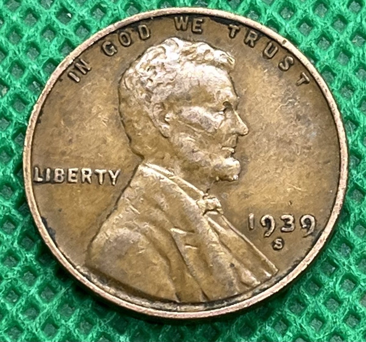 I found wheat pennies from five decades in the same box. This 1939S looks better than the previous 1947D.
