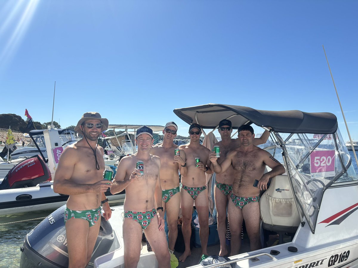 The Green Grenades with another solid performance in the Port to Pub swim to Rottnest Island this weekend. #VB