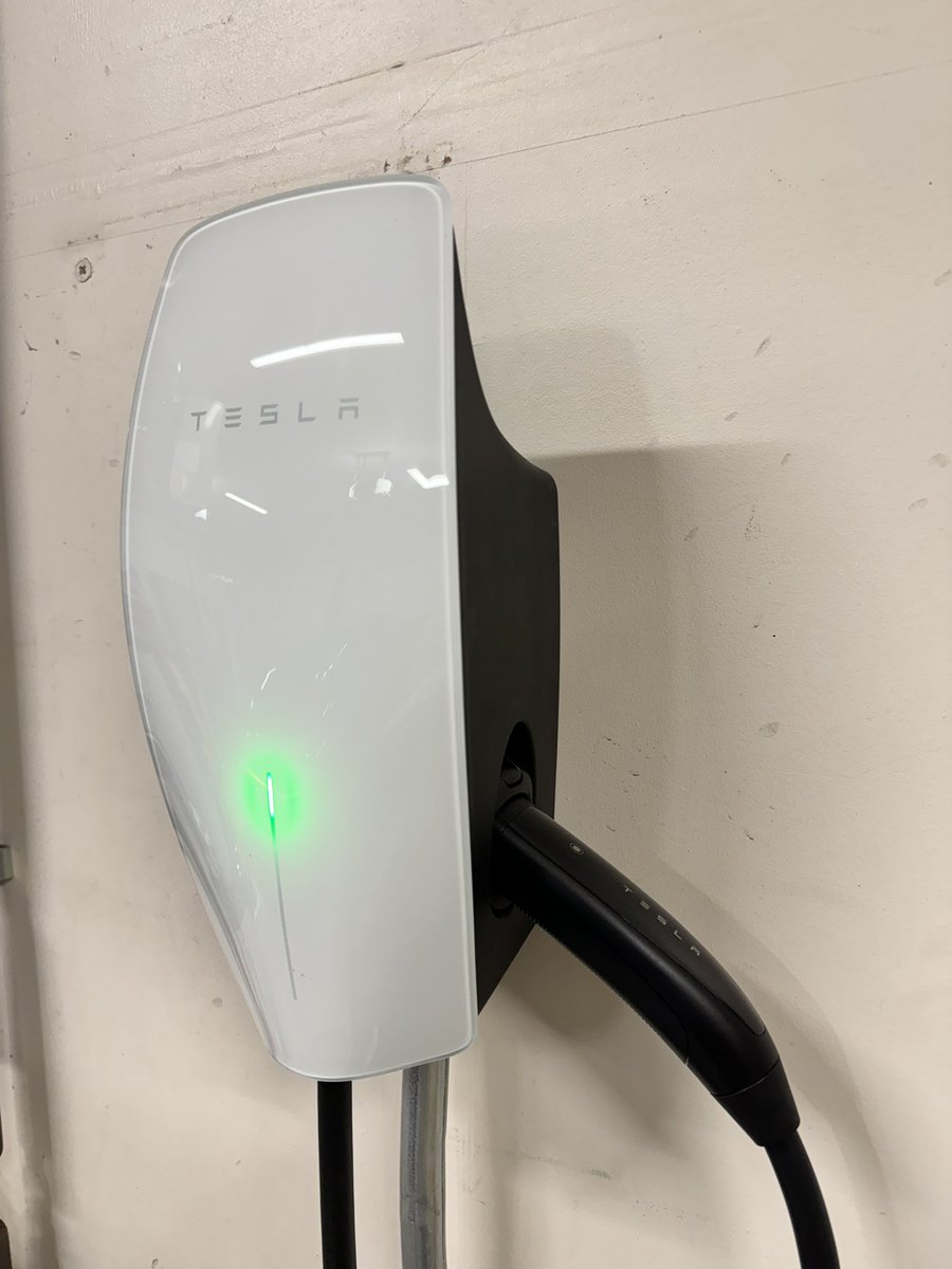 KrisHal08018410's tweet photo. @28delayslater Works just fine on the Bolt and Lucid. https://t.co/ddmf8I3KwE