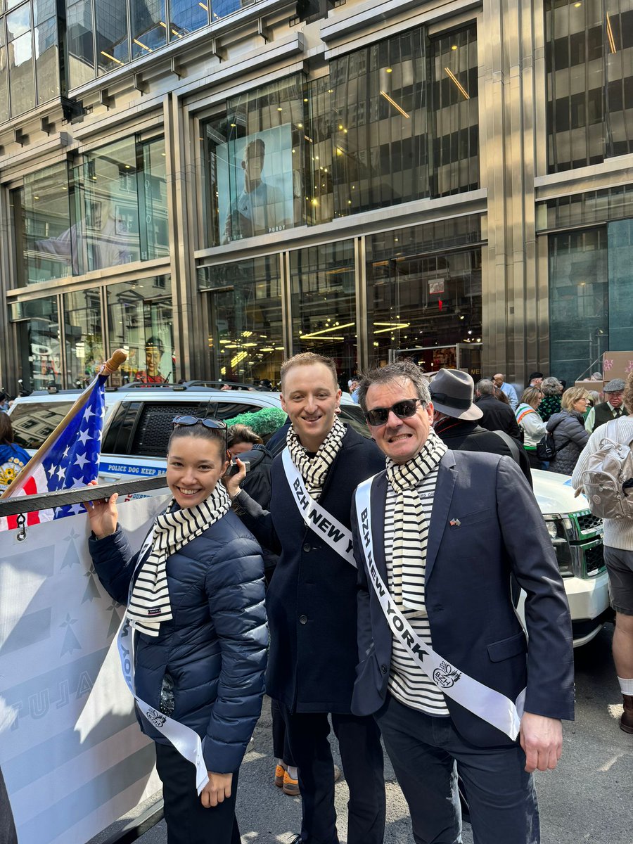 Sant Patrick Laouen Deoc'h! 
Happy St. Patrick's Day from 5th Avenue in New York City! 
The Bretons are here in full spirits!
Big thanks, merci &amp; trugarez to our friends! <a href="/StPatsParadeNYC/">St Pat's Parade NYC</a> 
<a href="/IrishBusinessNY/">The IBO New York</a>
<a href="/SoberStPatrick/">Sober St Patrick NYC</a>
<a href="/franceinnyc/">Consulate of France in New York</a> <a href="/armor_lux/">Armor-Lux</a>
<a href="/regionbretagne/">Région Bretagne</a> <a href="/IrelandinNY/">Irish Consulate NYC</a>