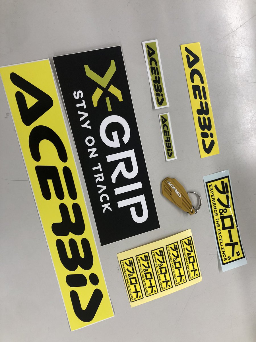 zato0620's tweet photo. ちょい見せw
クラッチが驚くほど軽くなる、油圧式クラッチマスター👍
ニギニギして驚いて下さい笑

アチェの50周年記念キーホルダーやビッグサイズのステッカーも持ってくので、声をかけて頂いた方にプレゼントします😁

#東京モーターサイクルショー
#オフロード
#clake
#クラーイク
#acerbis
#xgrip https://t.co/hFlJ0s8sbR