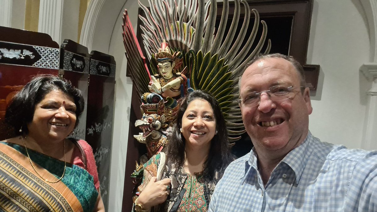 I wonderful dinner with Proffessor Supriya Pattniak of @CUTMIndia & my colleague @PoddarHaimanti who were themselves reunited after many years of close collaboration when Supriya represented @DFID_UK in Odisha. We discussed multiple possibilities for even closer 🇬🇧 Odisha ties.