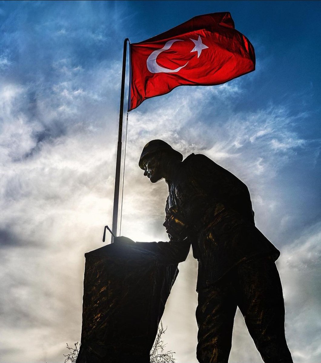 🇹🇷 18 Mart Çanakkale Zaferi'nin 109. yılında başta Ulu Önderimiz Gazi Mustafa Kemal Atatürk olmak üzere tüm şehitlerimizi ve gazilerimizi saygıyla, minnetle ve rahmetle anıyoruz.