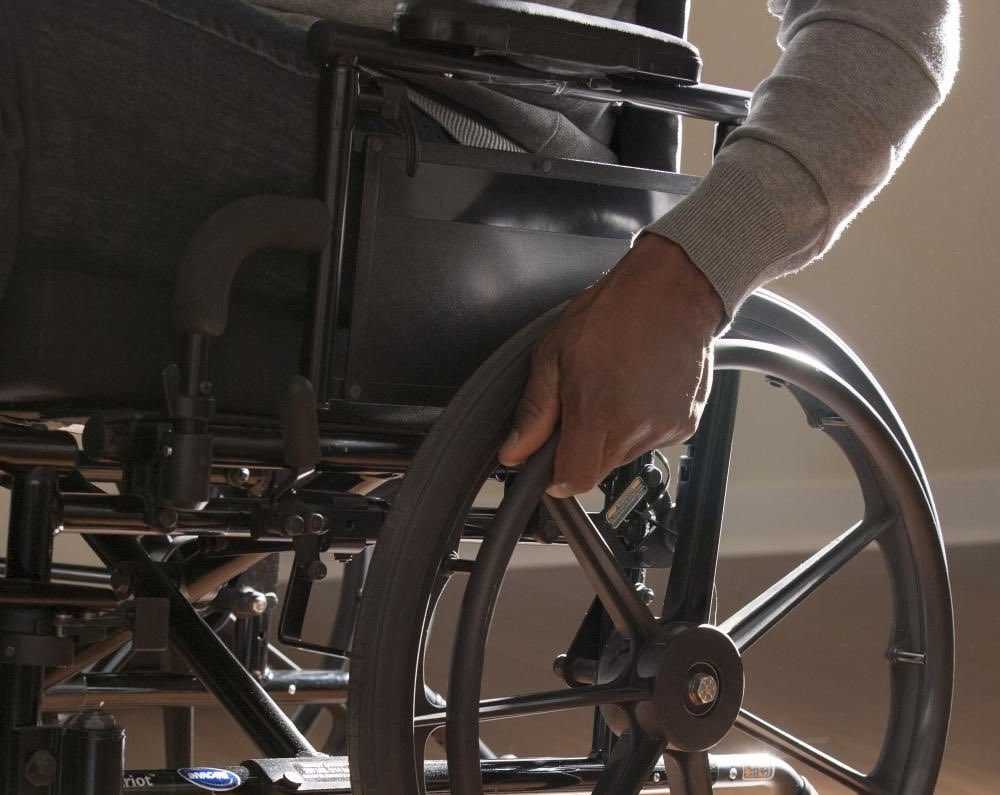 astal_c's tweet photo. The Man Who Can’t Be Moved

- an oc x #jay oneshot au wherein Milo (Jay) is a guy who is quadriplegic (lower body is paralyzed) meets his new caregiver, Blue (oc), who recently was forced to stop one school year.

tags — #enhypen #au #enhypenau https://t.co/zW2B5FsVKi