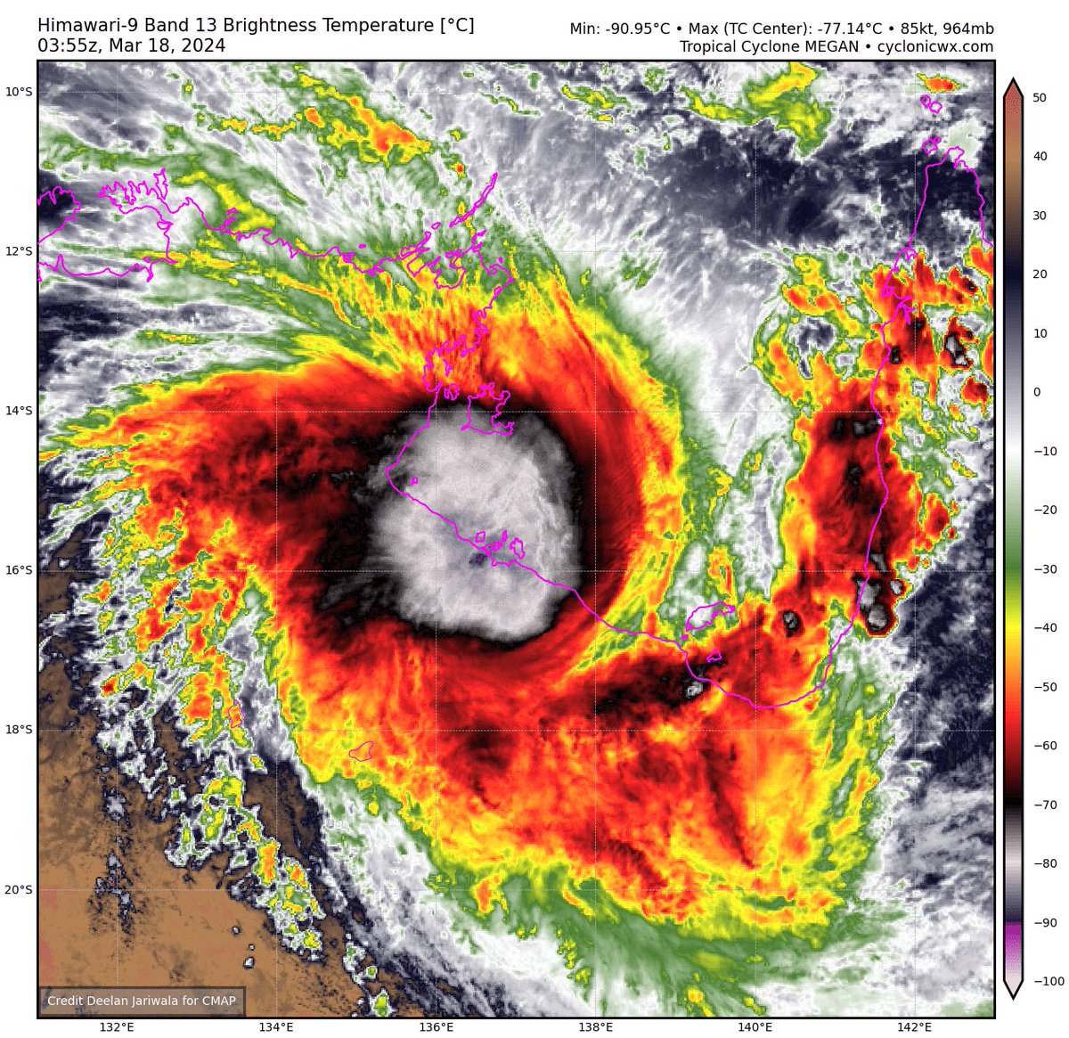 Tropicalcyclon8's tweet photo. STC #Megan Cat 3 making landfall over Pellew Islands &amp; McArthur R Delta SW Gulf of Carpentaria, gusts nearing 200kph having winds from 140-155kph, Centre Island 121mm since 9am this morning &amp; 223mm past 24hrs to 9am https://t.co/dqiCitbAmf