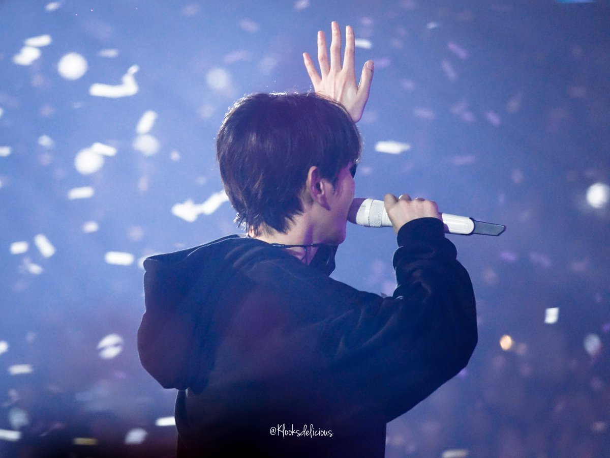 백현은 우리의 빛이다🎆 

>240316 LONSDALEITE CONCERT
#백현 #BAEKHYUN 
#LONSDALEITE
<a href="/B_hundred_Hyun/">Baekhyun_EXO</a>