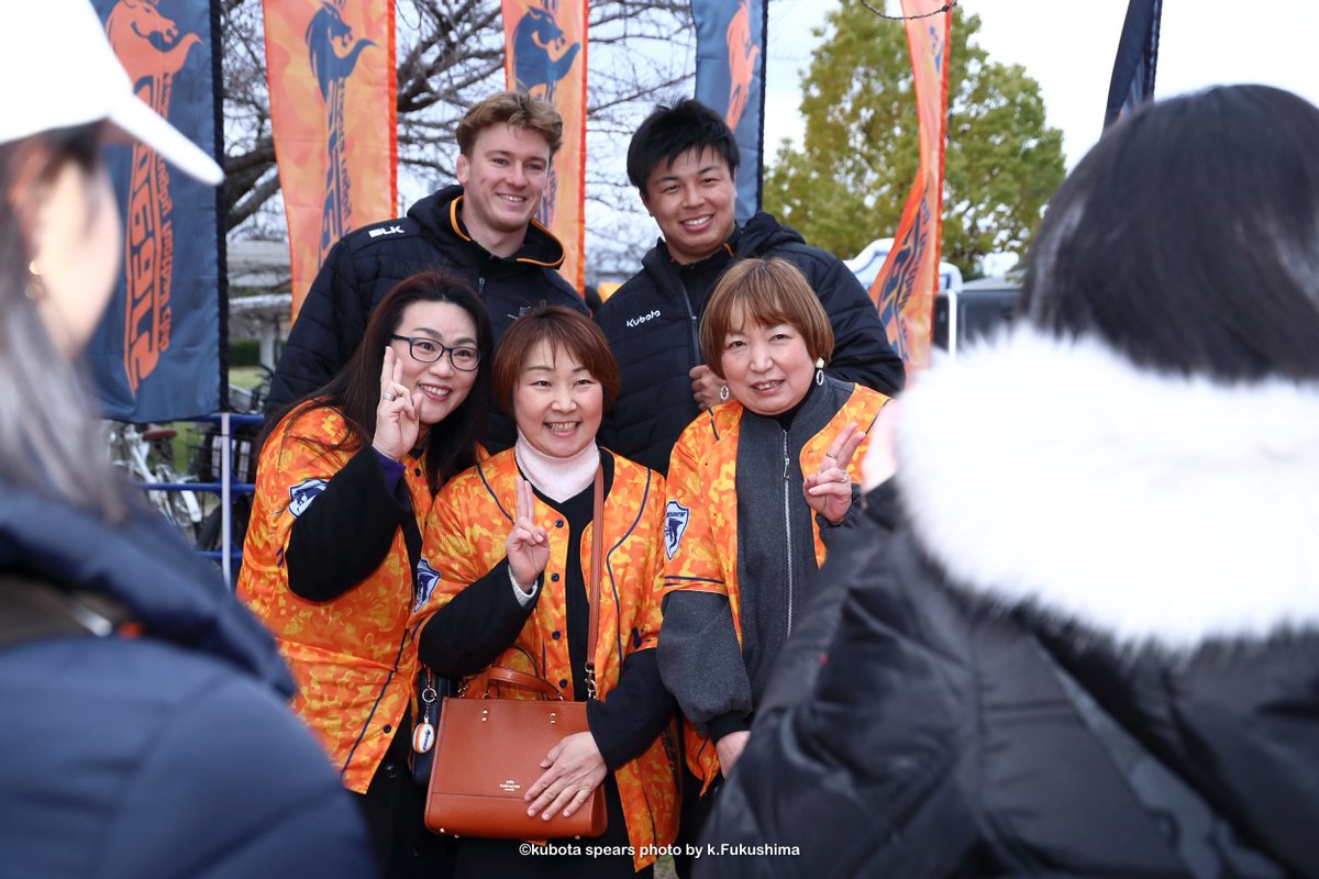 Kubota_Spears's tweet image. #Round9「#スピアーズ肉祭り 」
“Best Partners”も会場イベントを盛り上げました🔥
ご来場いただきありがとうございました😌

【Best Partners Room(トークショー)】
近藤 英人選手

【チェキ撮影会】
堀部 直壮選手
デーヴィッド・ヴァンジーランド選手

【ラグビー体験会】
近藤 英人選手
永富