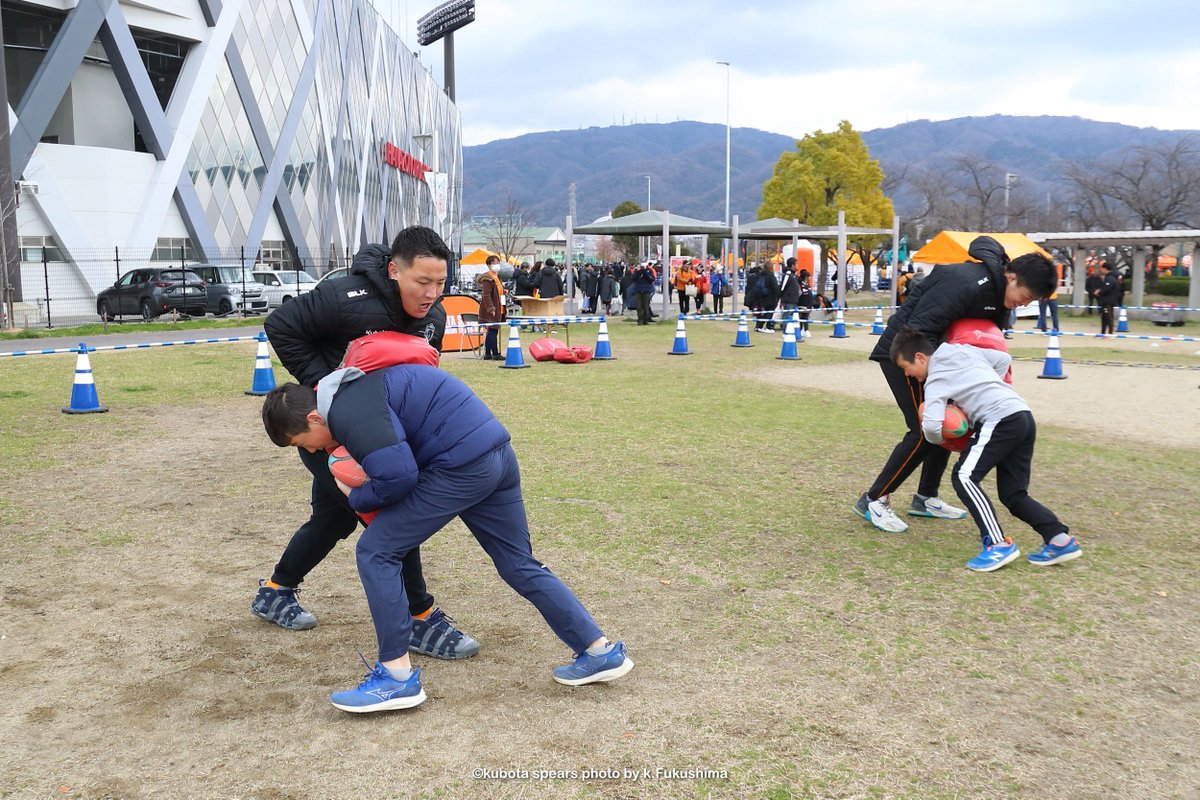 Kubota_Spears's tweet image. #Round9「#スピアーズ肉祭り 」
“Best Partners”も会場イベントを盛り上げました🔥
ご来場いただきありがとうございました😌

【Best Partners Room(トークショー)】
近藤 英人選手

【チェキ撮影会】
堀部 直壮選手
デーヴィッド・ヴァンジーランド選手

【ラグビー体験会】
近藤 英人選手
永富