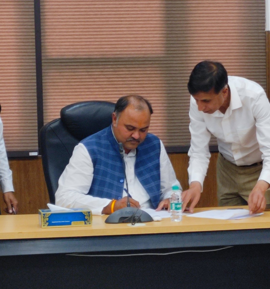 sachujangra's tweet photo. भाई नरेश जांगड़ा को हरियाणा श्रम कल्याण विभाग का चेयरमैन पद ग्रहण करने पर हार्दिक बधाई एवं शुभकामनाएं। https://t.co/nQA7edFDhh