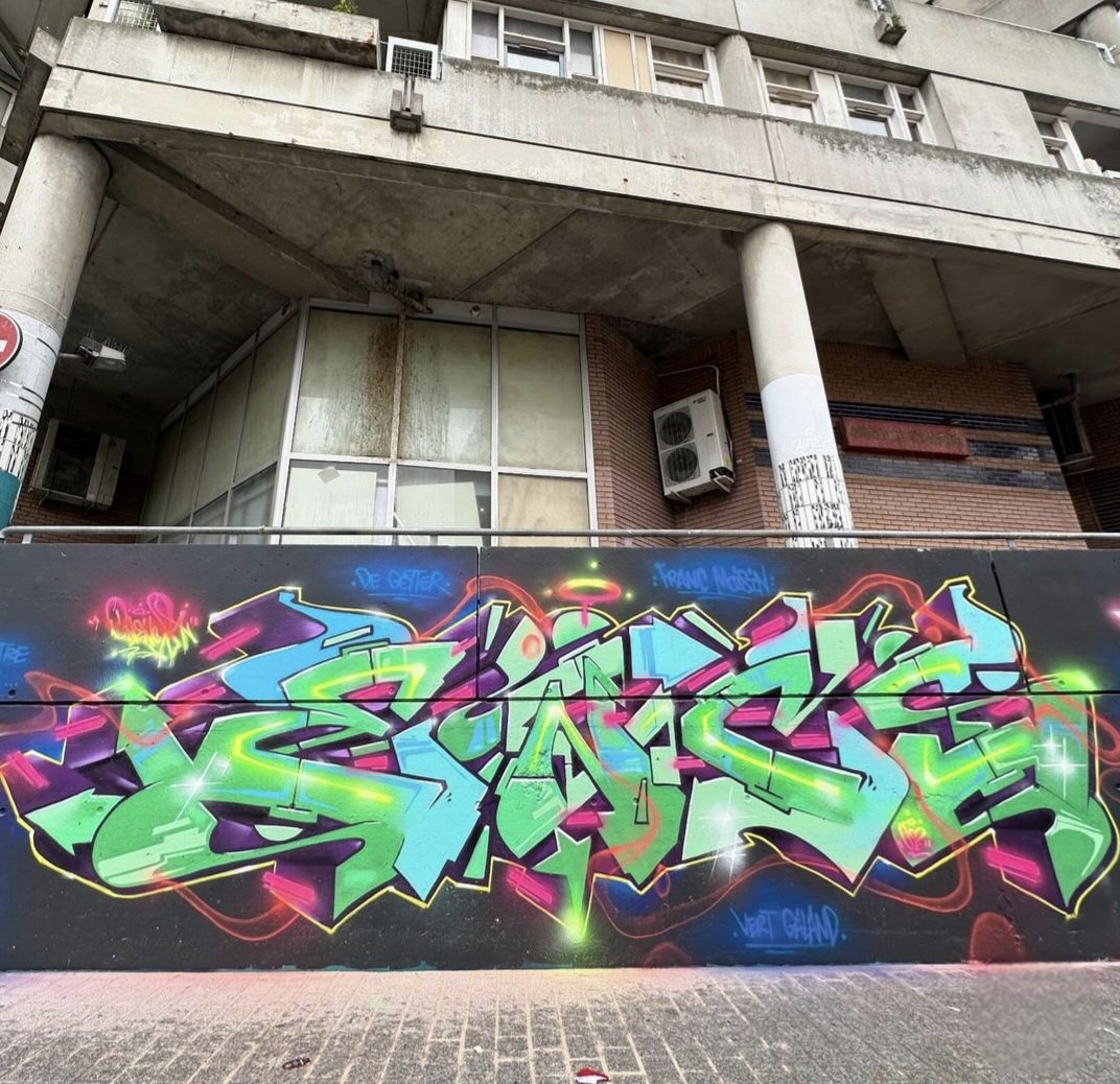 al_crew's tweet photo. #graff #StreetArt #graffiti 👌 https://t.co/tIl8TxkU0Q