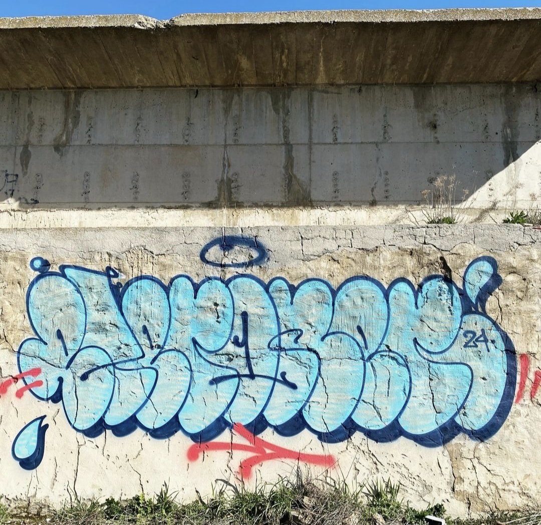 al_crew's tweet photo. #graff #StreetArt #graffiti 👌 https://t.co/tIl8TxkU0Q