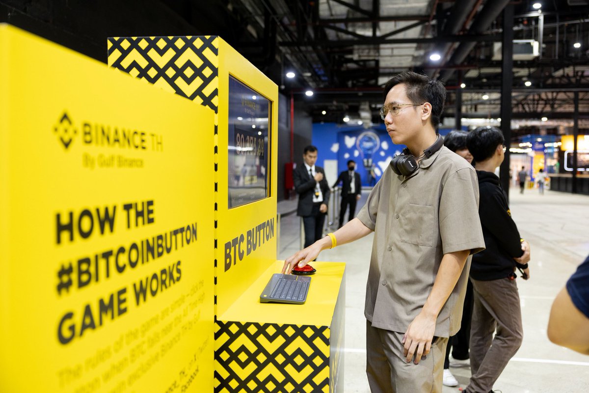 Binance_TH_'s tweet photo. กิจกรรมมาแรงในงาน Super Meetup ที่ต้องใช้ความสามารถในการ HODL ไหวพริบและความแม่นยำของคุณ!
✅Hodler Bar Challenge
✅BTC Button Challenge
ใครได้ลองเล่นไปแล้วบ้าง?
#MOREwithBinanceTH
*คริปโทเคอร์เรนซีและโทเคนดิจิทัลมีความเสี่ยงสูง ท่านอาจสูญเสียเงินลงทุนได้ทั้งจำนวน โปรดศึกษาและลงทุนให้เหมาะสมกับระดับความเสี่ยงที่ยอมรับได้
