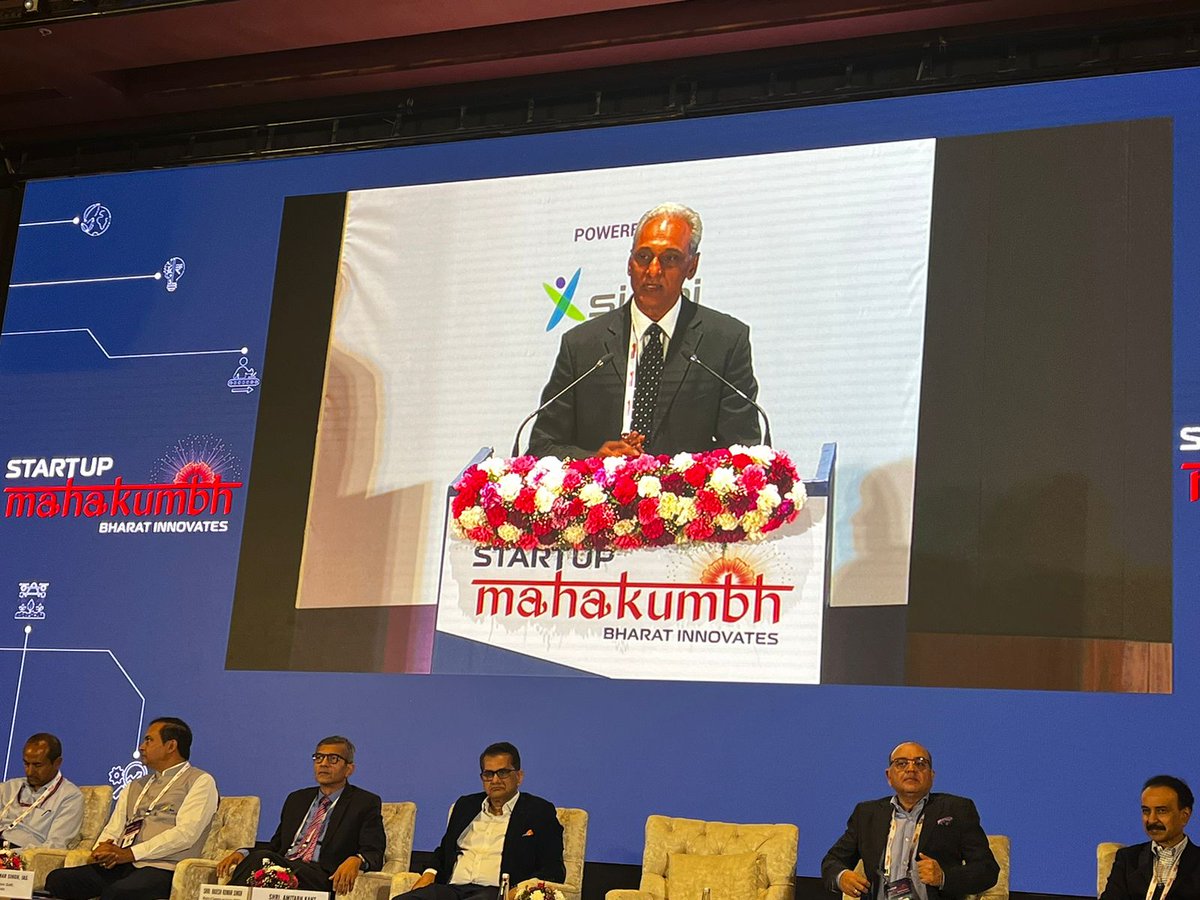 Sh. S. Ramann, CMD, #SIDBI welcomes the #startups & participants at the @startupmahakumb , illuminating the projected impact of the govt & industries' collaboration.  Moving towards information collateral is moving towards #VikasitBharat.