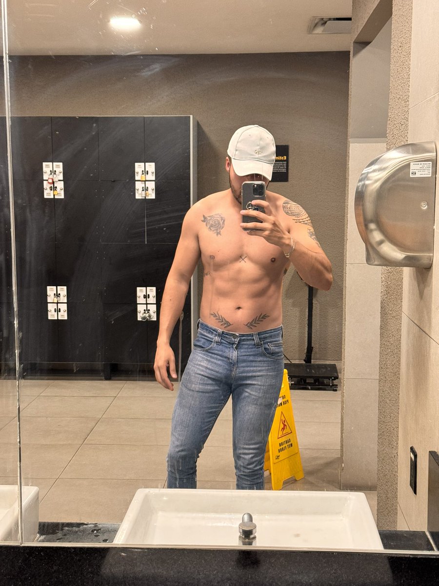MauricioFraga_'s tweet photo. Nos quedamos a 5 seguidores de los 2k 🥺 retwit ? https://t.co/PDqLRLnjMC