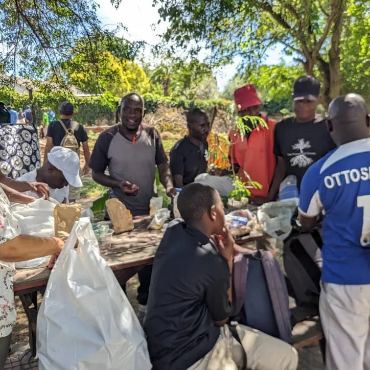 TreeKnowers's tweet image. Past Saturday's #SEED  Swap lived up to expectations, with many indigenous tree seeds exchanged, along with herbs and spices like chia seed, oregano ,bay leaves, and parsley

@mitimasango