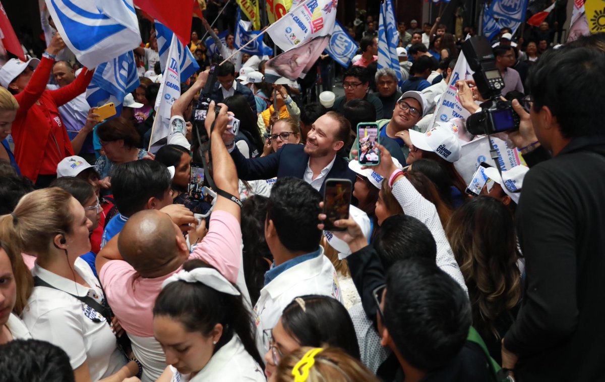 JorgeRoHe's tweet photo. En la Ciudad de México el cambio está llegando. 

Con @STaboadaMx vamos a construir una verdadera ciudad de derechos para vivir mejor.

#ElCambioViene https://t.co/NlvSQLDr2Z