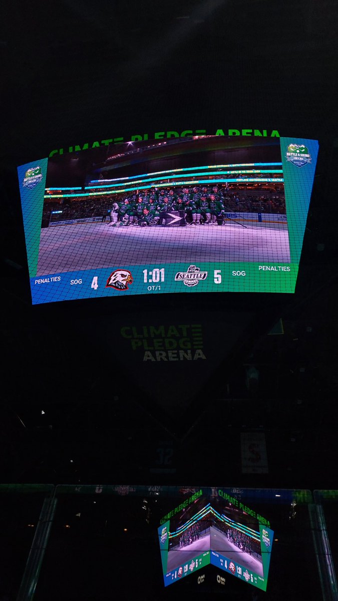 SeacatYT's tweet photo. my favorite team💙💚🤍 @SeattleTbirds https://t.co/8x81aaNZ6Y