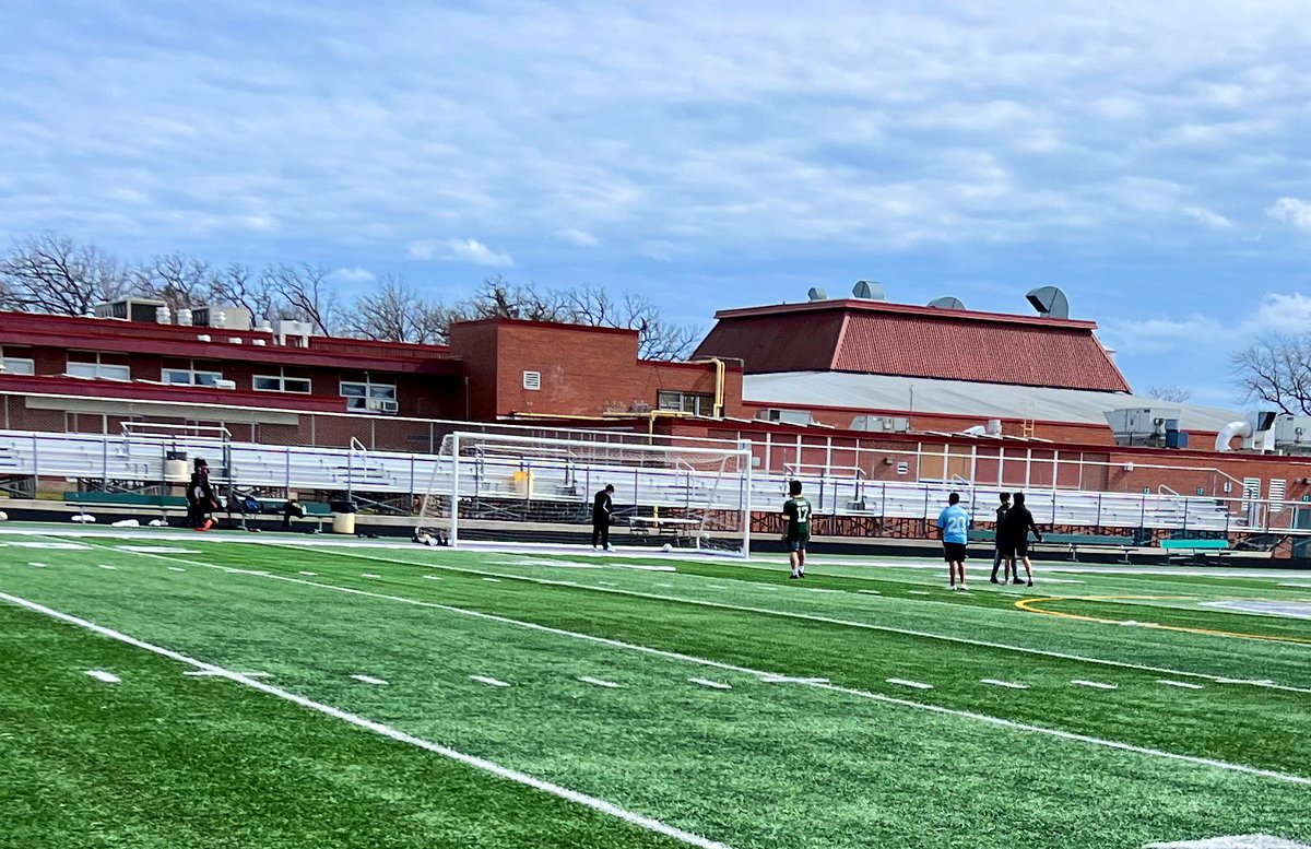 RiverbendTurf's tweet photo. Busy day @GridironRams @Grayslake_Rams . What a cool facility! The community uses these fields continually. Field is cleaned and decompacted and turf is standing upright #syntheticturfmaintenance #safefields https://t.co/2lFe8VmlqH