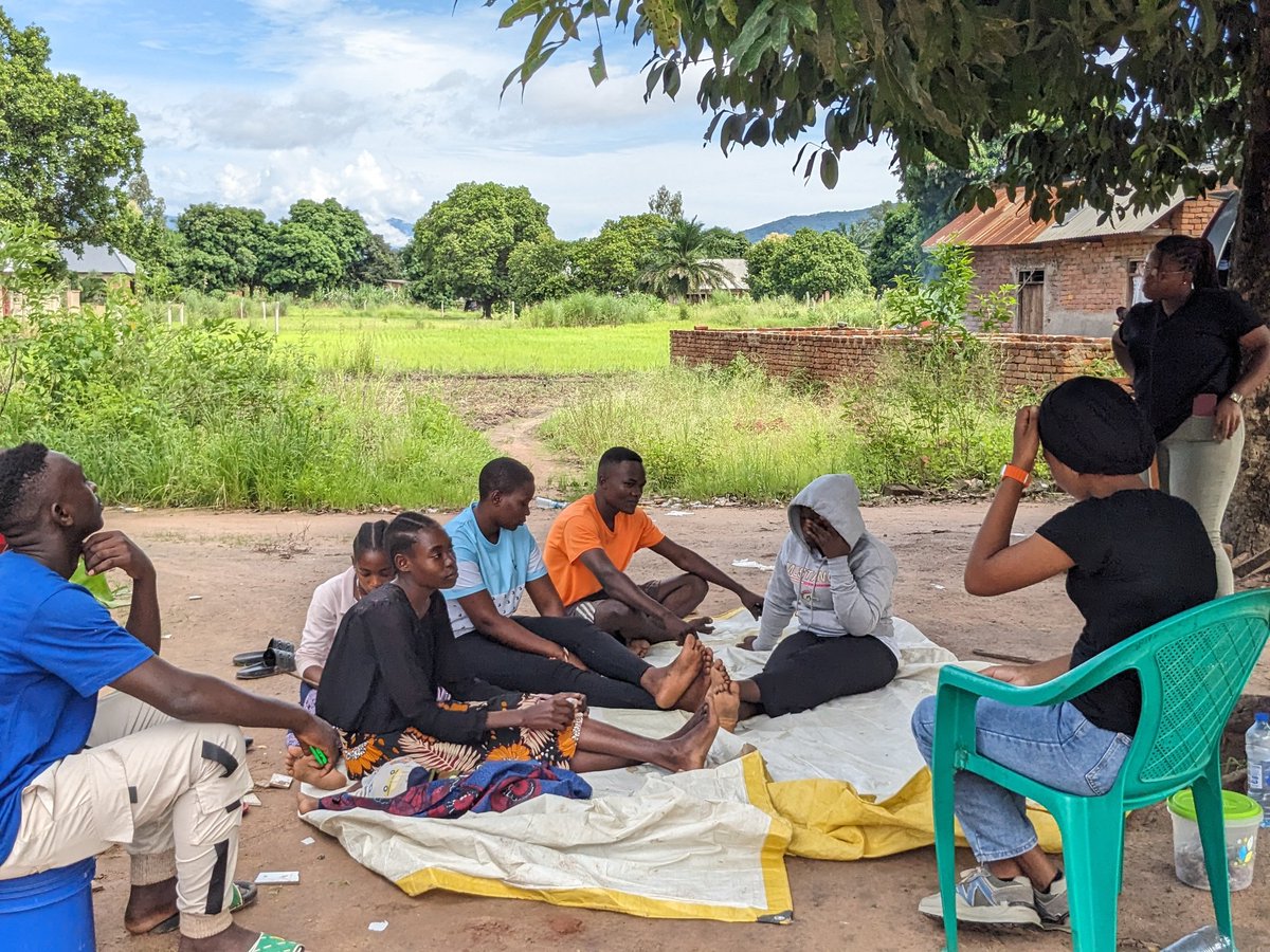 Youth play a crucial role in climate action! Their fresh perspectives, passion, & energy drive innovation and urgency in addressing environmental challenges. We are continuing to engage more youth in our campaign #PowerUp #YouthClimateAction #ActNow 🌍
 @350Africa @Rukiya_Khamis