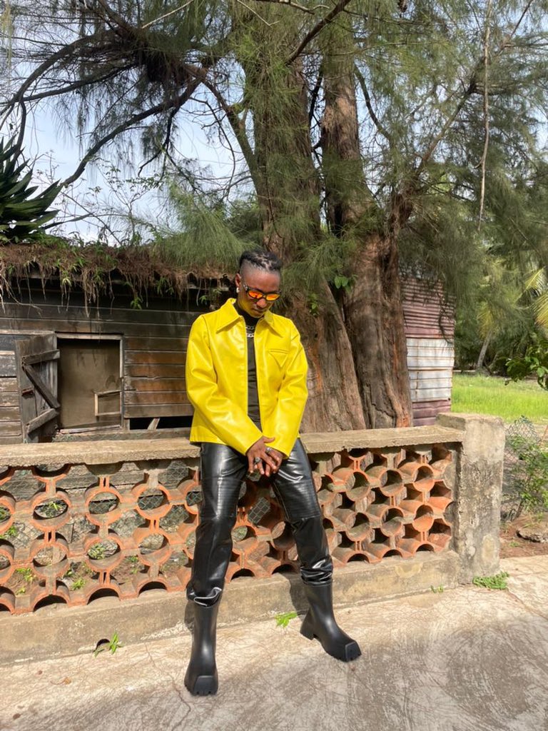 badboymorah's tweet photo. Hey God, it’s me again.
Thank you! 
#bakassi #Morah 💛🎶 https://t.co/qFSqnTRGNV