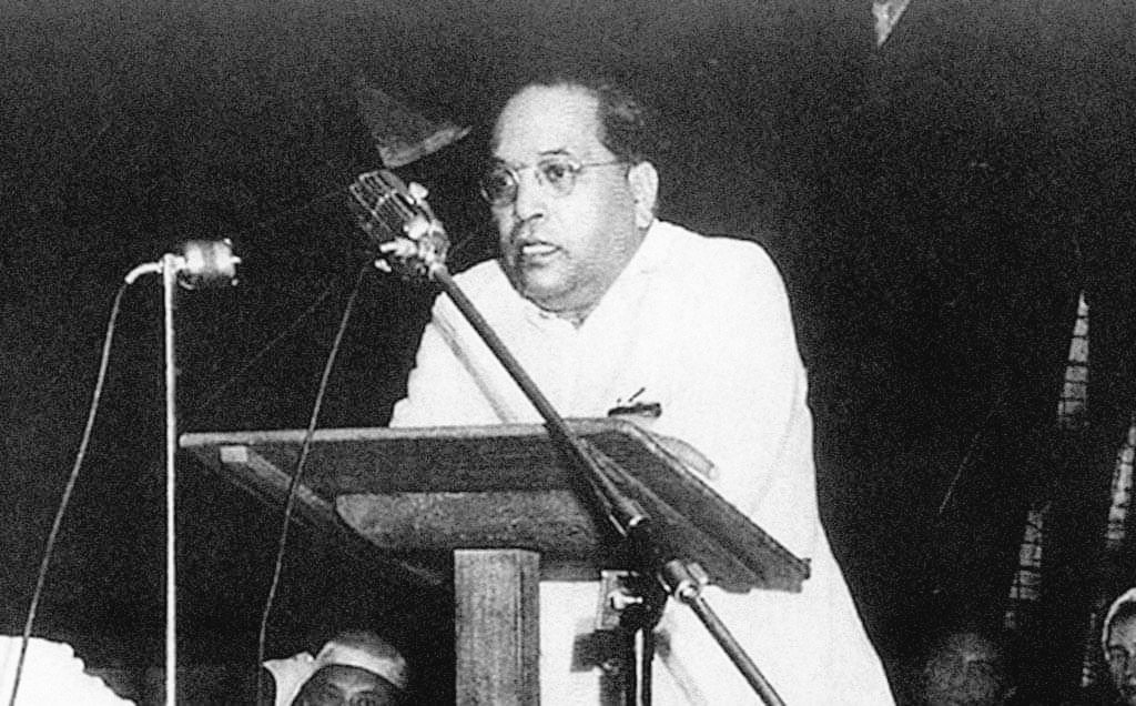 18th March #TheDayInHistory

Dr #BabaSahebAmbedkar paid a visit to Agra city #OnThisDay in 1956. During this visit, #DrAmbedkar addressed a huge public meeting, in which he said,'Educated People have Deceived Me'. The speech was a guideline for the Dalit movement.