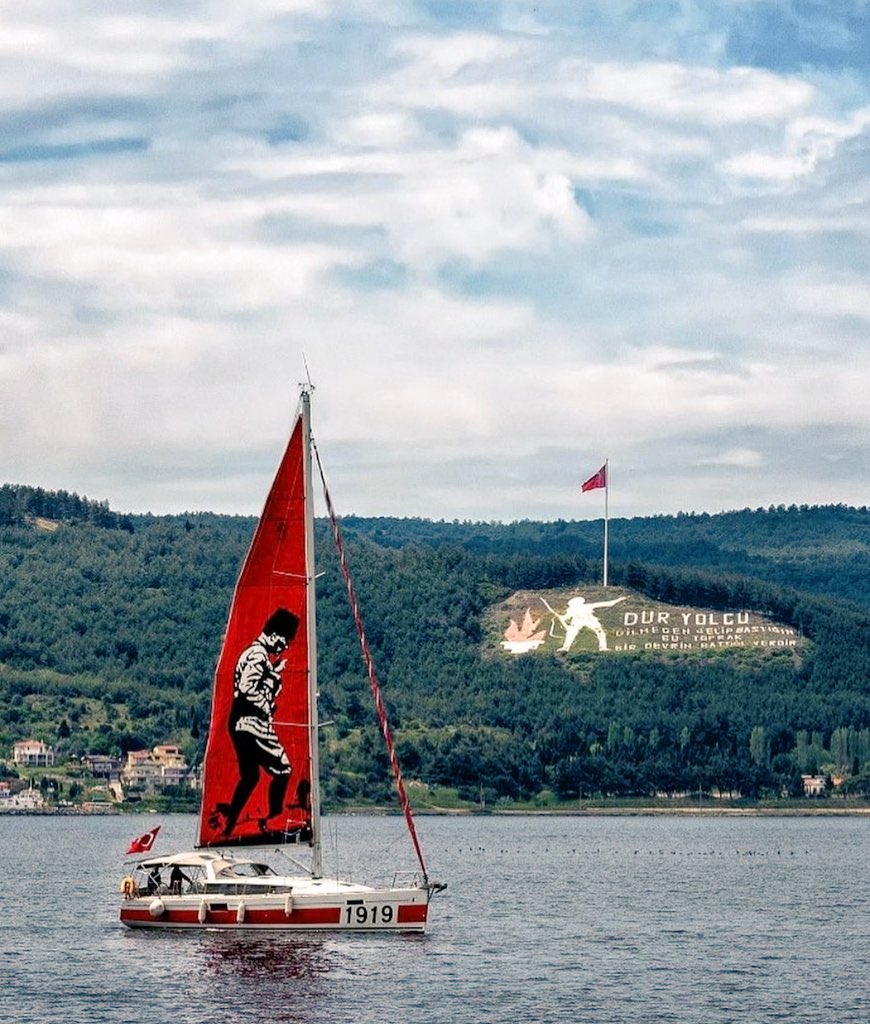 🇹🇷 18 Mart Çanakkale Zaferi'nin üzerinden tam 109 yıl geçti. 

Ama Çanakkale geçilmedi.  Kahraman Türk askeri var oldukça da GEÇİLMEYECEK!