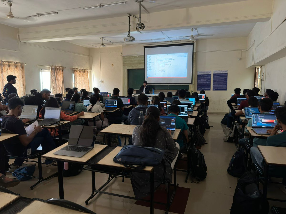 codeaamy's tweet image. Flutter workshop conducted at @gdscvitpune college by @shreebhagwat94. The students were interactive and it was a fun event. They were able to build their flutter apps.
Contact Codeaamy for Flutter and App Development Training.
#flutter #dart