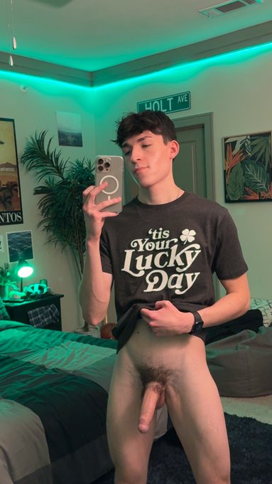 read my shirt https://t.co/vwKbWxHdeL