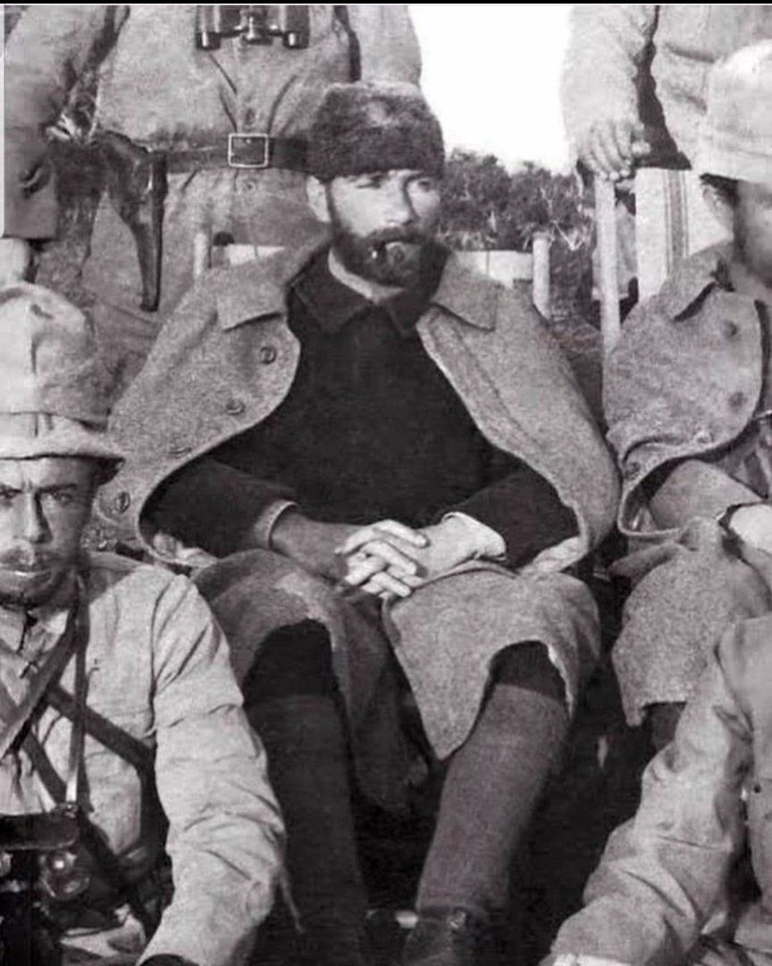 Bazı şeyler vardır asla Geçilmez, Çanakkale gibi Gazi Mustafa Kemal Atatürk Gibi 💙 

Sabiha Gökçen