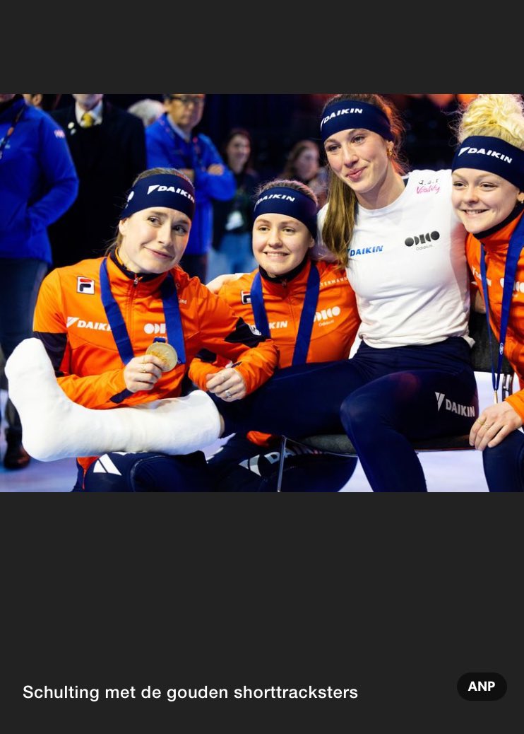 Deze foto als samenvatting van een weekend #wkshorttrack 
#veerkracht #meteenlacheneentraan 💪🇳🇱respect <a href="/TeamNLtweets/">TeamNL🇳🇱</a>