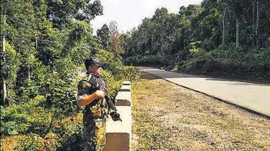 htTweets's tweet image. How #Meghalaya has seen surge in smuggling of sugar, onion into #Bangladesh

✍🏻@davidlaitphlang
hindustantimes.com/cities/others/…