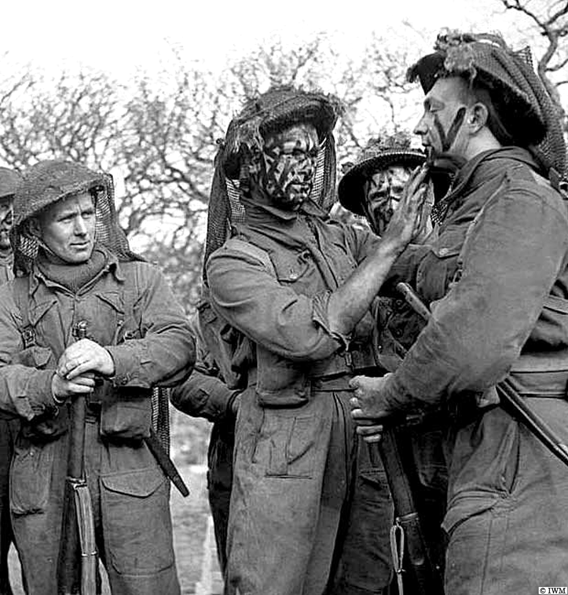 #OTD in 1943, Llanberis in Wales. Troops camouflaging their faces at the advanced handling and fieldcraft school. #WW2 #HISTORY