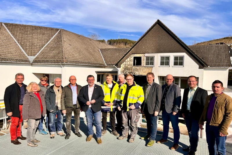 Abriss des ehemaligen Eins-A-Komplexes in Bad Berleburg dlvr.it/T4DL2C