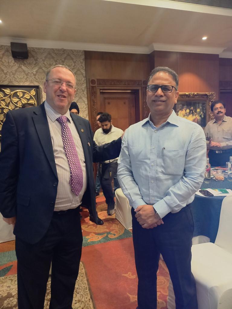 I was very pleased to meet @vishaldevk, Principal Secretary, @EnergyOdisha, at the 'Net Zero Vision for Bhubaneswar' workshop @UKinKolkata have arranged in partnership with @GridcoOdisha & @ICF. Mr Dev is an alumni of @IDS_UK in 2009/10 & has warm memories of his year in Sussex.