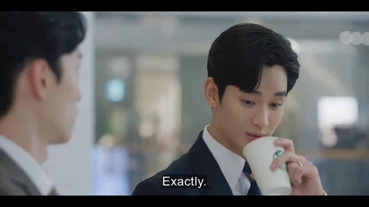 Iman_n_h's tweet photo. i noticed baek hyun woo hold #starbucks cup during scene where the other guy fix hae in's hair... since this project shoot last year... idk.... 🤷🏻‍♀️ #Queenoftears #QueenOfTearsEp4 https://t.co/E13GPlS0AF
