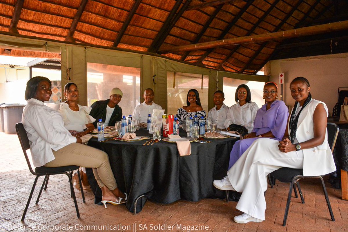 SANDF_ZA's tweet photo. READ || Area Military Health Unit Gauteng and 1 Military Hospital celebrate World Social Work Day.

https://t.co/hiBreYzvB9

#SANDF
#SAMilitaryHealthServices
#TowardsMilitaryHealthExcellence
#SAHMS https://t.co/UBc6AK4TnK