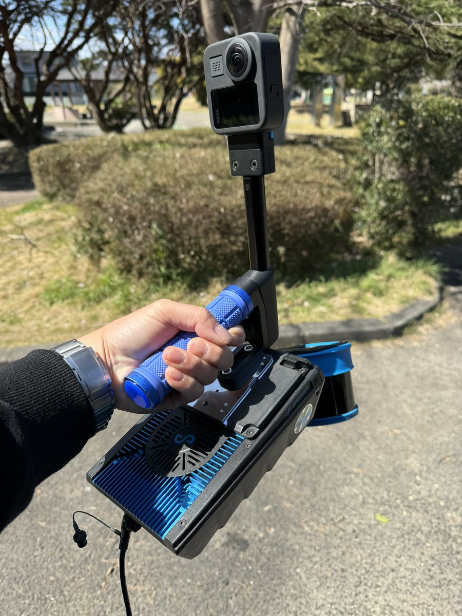 Parond_drone's tweet photo. 追加機材テスト
M350RTKのコントローラーにアプリを入れてタブレットなしでの運用テスト
360°カメラテスト
機材が増えるとテストが増えて色々と課題が
課題をクリアして実践導入出来るように頑張ります https://t.co/KGIuvnKgZx