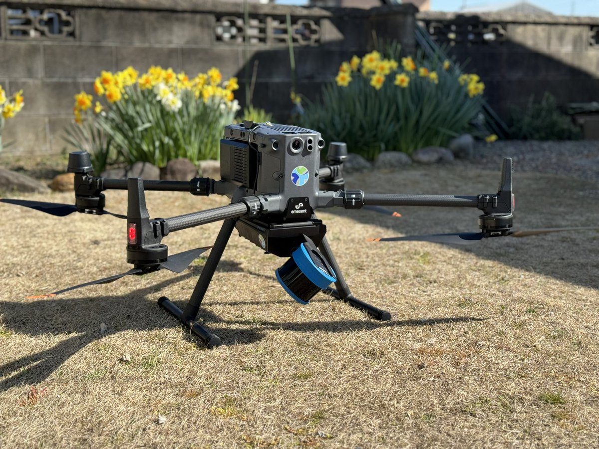 Parond_drone's tweet photo. 追加機材テスト
M350RTKのコントローラーにアプリを入れてタブレットなしでの運用テスト
360°カメラテスト
機材が増えるとテストが増えて色々と課題が
課題をクリアして実践導入出来るように頑張ります https://t.co/KGIuvnKgZx