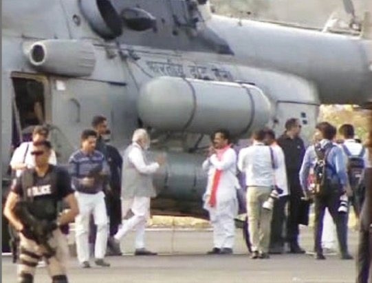 mallaisakthi's tweet photo. Army helicopter is being used for Modi's election campaign..

but helicopter was not sent to save 40 CRPF soldiers who died in Pulwama….

#GoBackModi https://t.co/pQcJKXSCzI