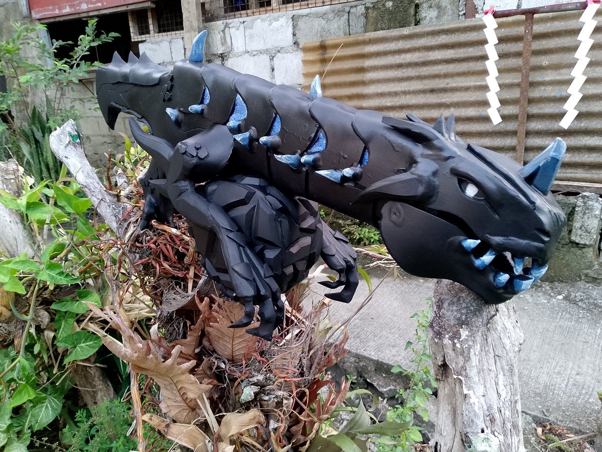 of_merp's tweet photo. I'M DONE!!!! RAWR!!!
Elderflame Judge❤️❤️
made of EVA foam, everything is hand crafted ❤️❤️
@VALORANT @riotgames
#elderflame #judge #valorant #riotgames #riot #cosplay #props #rawr #dragon https://t.co/q6aUPdtQlL