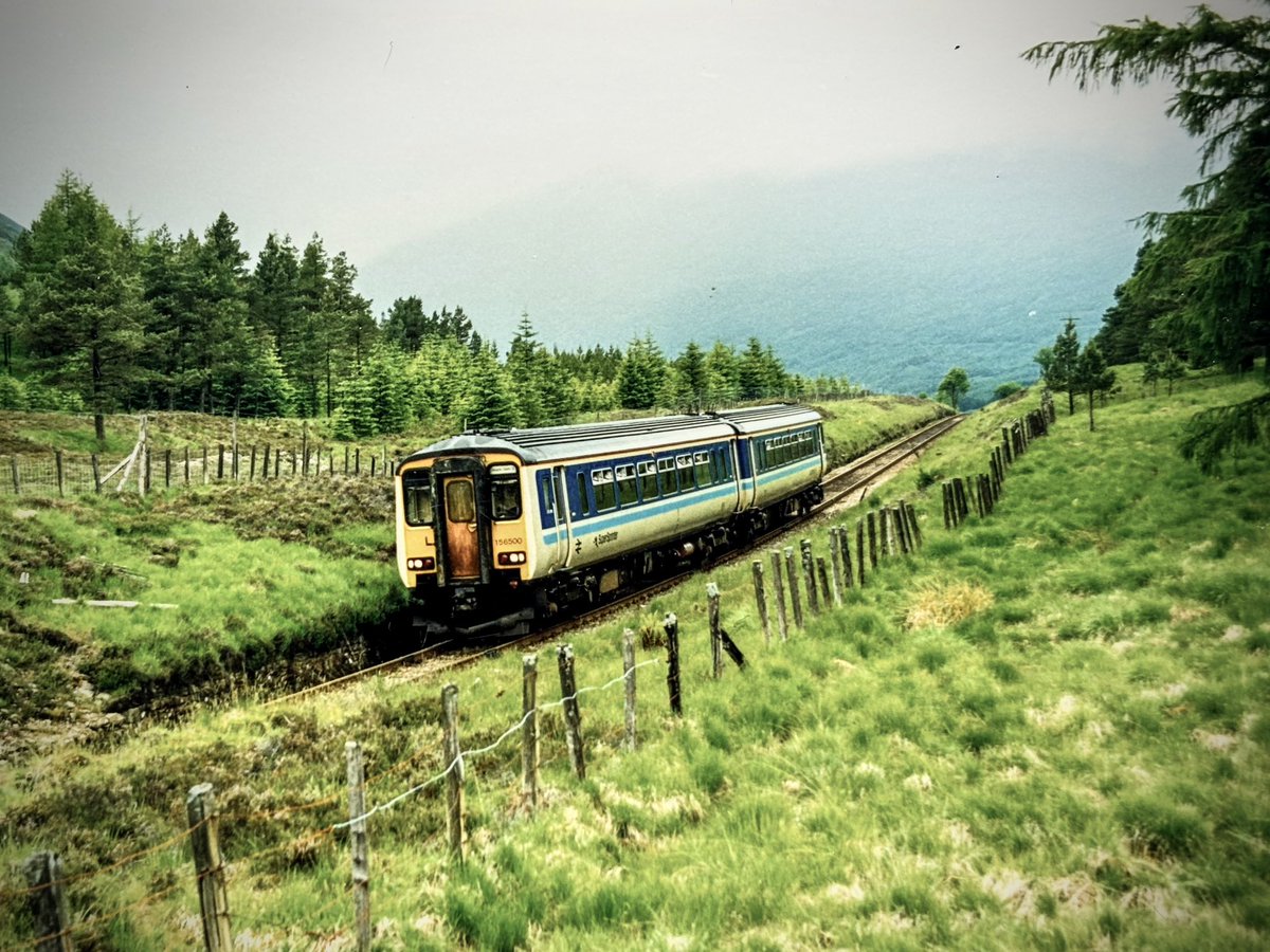 miles_chains's tweet image. Super Sprinter 156500 captured on the approach to Tyndrum Lower, with a service from Oban to Glasgow Queen Street. Still plying their trade on the WHL, and hopefully the heating issues are being addressed. 🥶 #Class156 #Scotrail #SuperSprinter #WestHighlandLine