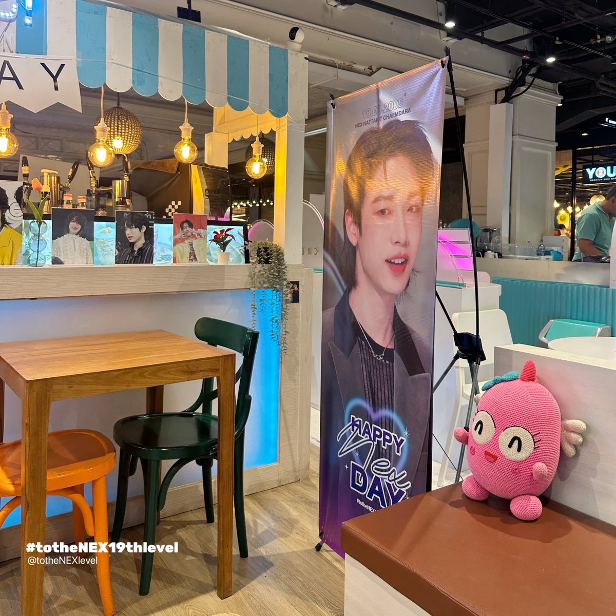 totheNEXlevel's tweet photo. Siam Center check check! 🙌🏻
วันนี้ที่สยามเซ็นเตอร์เริ่มแล้ววันแรกนะคะ cup sleeve ลายใหม่ ♥️

- MIYUKI บรรทัดทองจะเป็น cup sleeve คนละลาย สามารถเก็บได้วันนี้วันสุดท้ายค่ะ (15.00-23.45 น.)

#totheNEX19thlevel
#NEXnattakit https://t.co/EXHEydRzPo