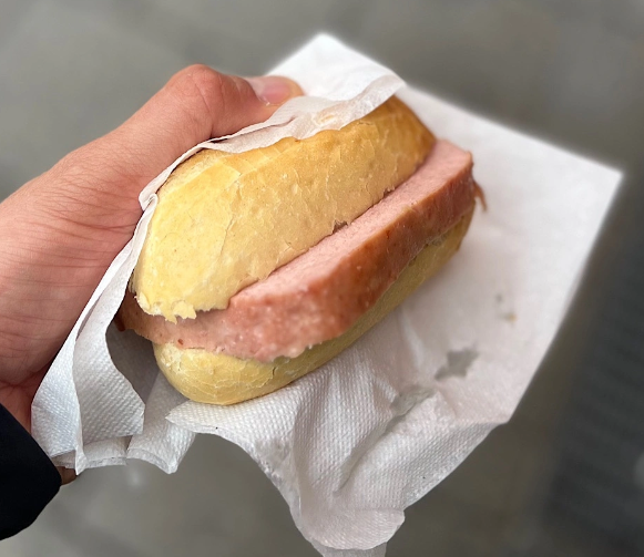 nusiec's tweet photo. Wybieram się do Monachium, więc wpisałam sobie w Google, co można tam zjeść i wyskoczyło mi takie cudo. 🥰 Już nie mogę się doczekać tej kulinarnej przygody. 😁 https://t.co/Hso8mwSXiW
