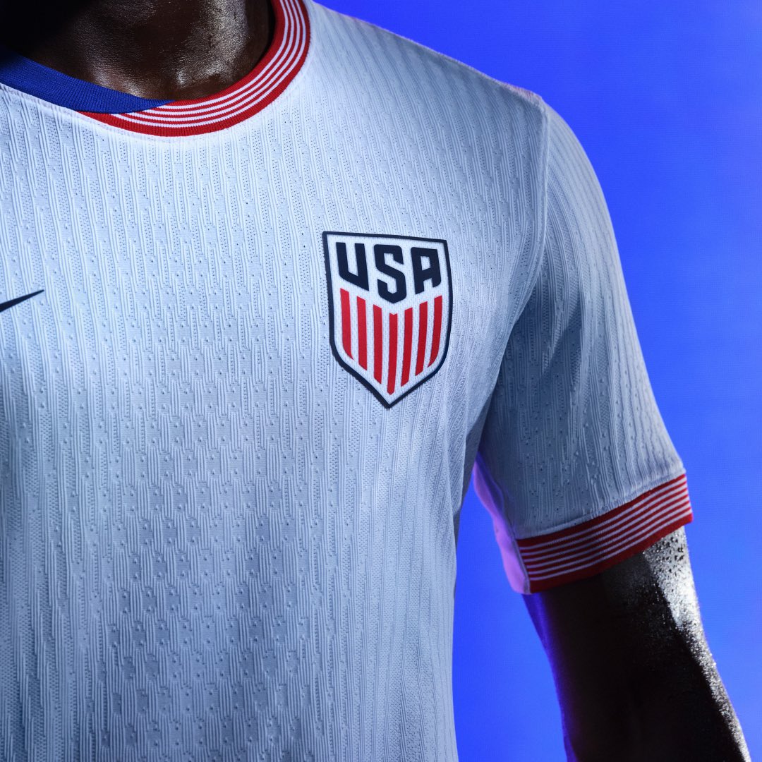 SFaddikt's tweet photo. Nike dévoile les maillots pour l'euro 2024 et les Jeux Olympiques de Paris 2024 ! 

Pas mal non ? 🔥

#sport #sportfashion #football https://t.co/a6JWgzr78A