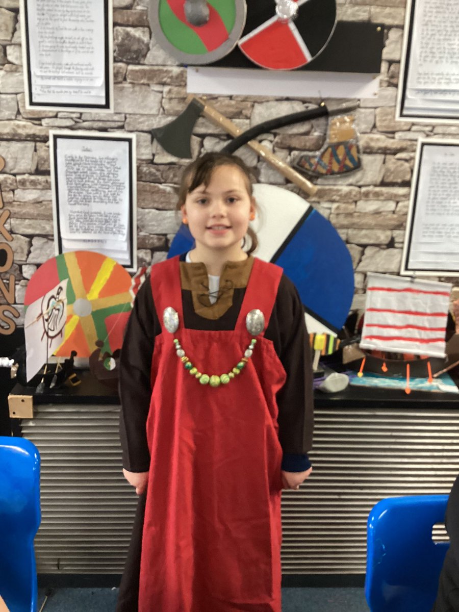 HowarthSchool's tweet photo. A fabulous morning exploring Viking textiles and jewellery with #RothSchoolsLib We also learnt about some very dubious hygiene practices - ear spoons and nose pickers! #jmatschools https://t.co/NkQ7ZBeUL8