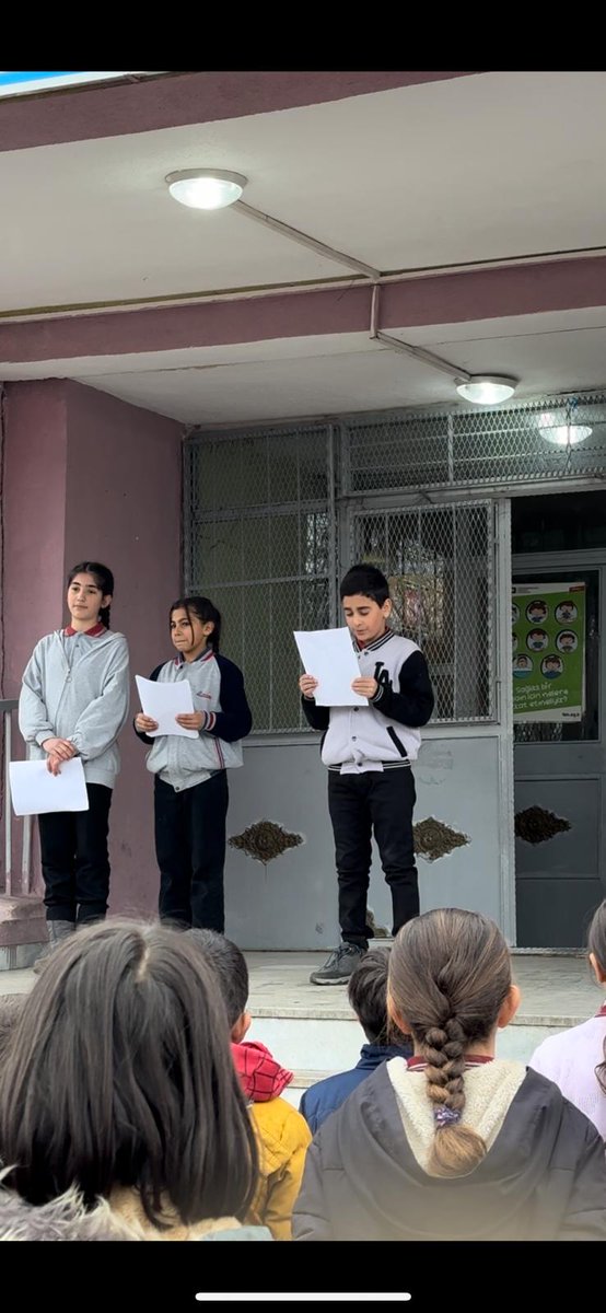 CumhuriyetOrt49's tweet photo. 'ÇANAKKALE GEÇİLMEZ!'
Çanakkale Zaferi'nin 109. yıl dönümünde, bu toprakları ebedî vatanımız kılan kahraman şehitlerimizi ve gazilerimizi, onların bize emanet ettiği şanlı mirası derin saygı ve minnetle yâd ediyoruz.  
@MusMilliEgitim1 
@Varto_MEM 
@Yalcn_Sune 
@msever49 https://t.co/QHSK3fheHD