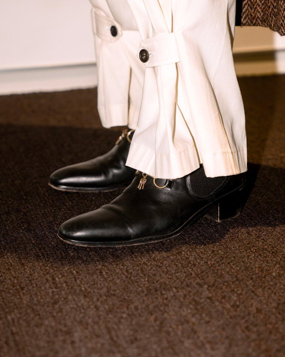 【スナップ】
名前: 西村竜哉
アウター: vintage
ジャケット: SAINT LAURENT
インナーウェア: UNIQLO
ボトムス: SOSHIOTSUKI
シューズ: vintage

fashionsnap.com/streetstyle/20…