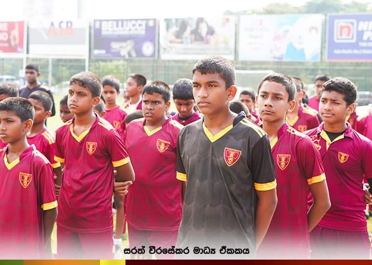 ආනන්ද විද්‍යාලයේ දරුවන් සඳහා පාපන්දු පුහුණු වැඩමුළුවක් අද දින රාජගිරිය ක්‍රීඩාංගණයේදී පැවති අවස්ථාව සඳහා සහභාගි වීම. #SriLanka #Soccer @anandacollege