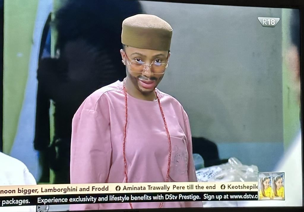 BongoManni's tweet photo. @VintcentN71359 @ayo30bg Liquor fans rest! Who do una this tin?. Sas is not the reason Ennanuel cheated on your fave in Dubai. Haba! https://t.co/OUto0GDEIS