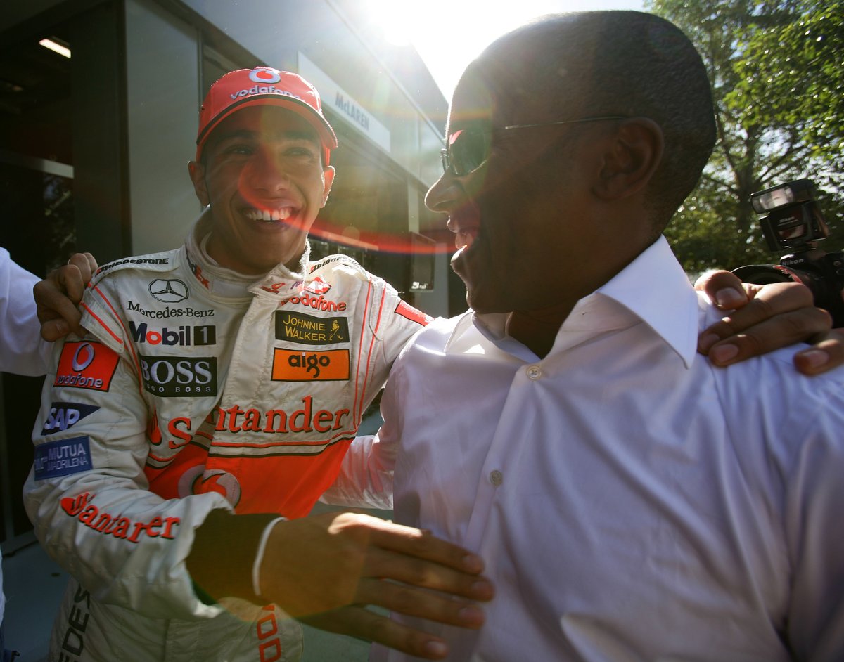 F1's tweet photo. 17 years ago today, Lewis Hamilton made his F1 debut at the 2007 Australian Grand Prix 🇦🇺

Lewis took his first of 197 (and counting) podiums with a third place 🤩

#F1 #AustralianGP https://t.co/RuCNBLRrhT